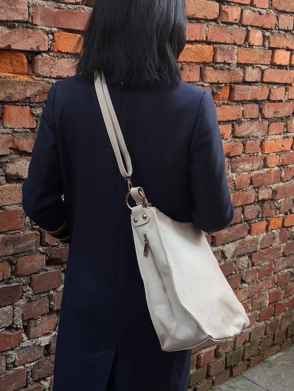 Amica Italian Leather Shoulder Bag – Elegant Everyday Bag for Women - Leather Italiano