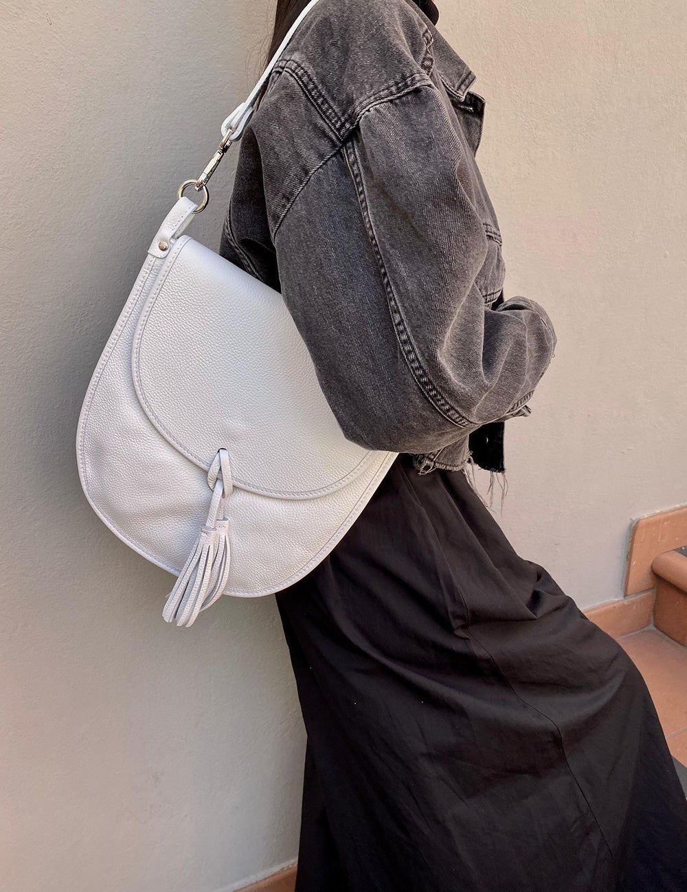 Elisa Italian Calfskin Leather Shoulder Bag – Elegant Tassel Detail & Versatile Strap - Leather Italiano