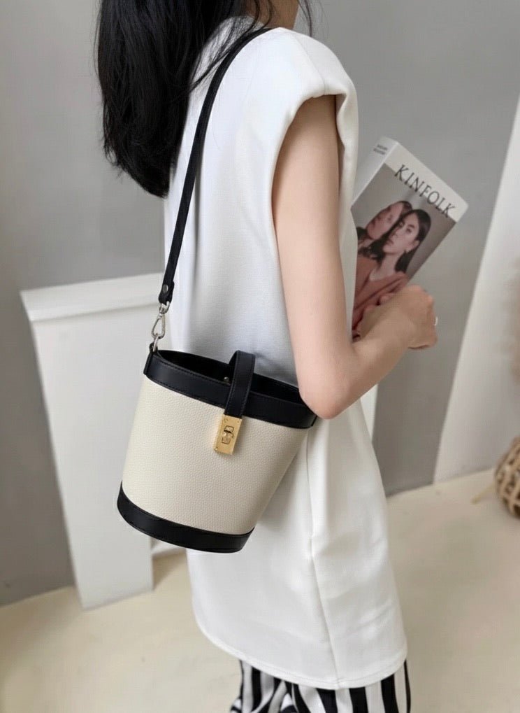 Juliette Cow Leather Bucket Bag - Leather Italiano