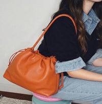 Luciana Cow Leather Drawstring Shoulder Bag - Leather Italiano